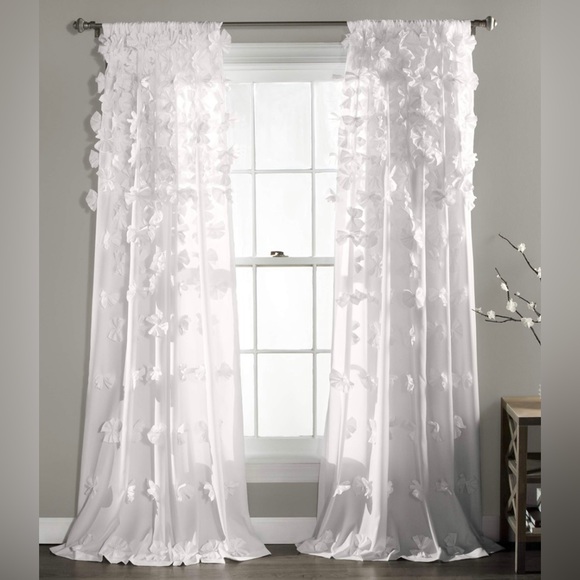 New Lush Decor White Riley Curtain - Picture 1 of 3